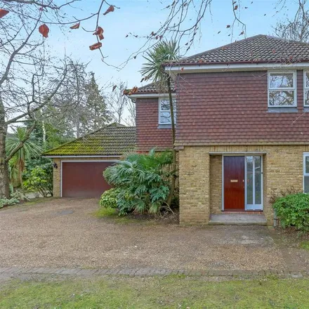 Rent this 5 bed house on Bridleway Close in Ewell, KT17 3DY