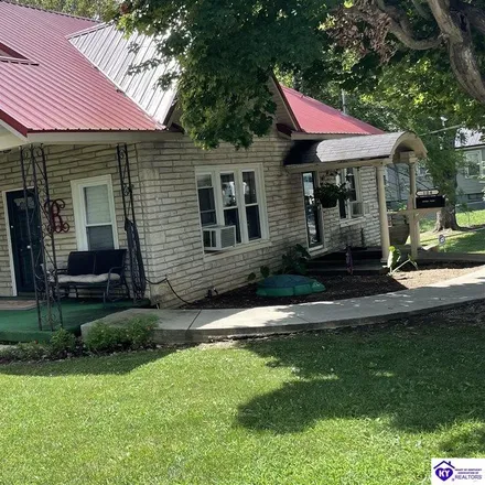 Image 1 - 104 South McCullum Avenue, Greensburg, Green County, KY 42743, USA - House for sale
