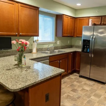 Image 4 - Shadywood Drive, Sterling Heights, MI 48312, USA - Condo for sale