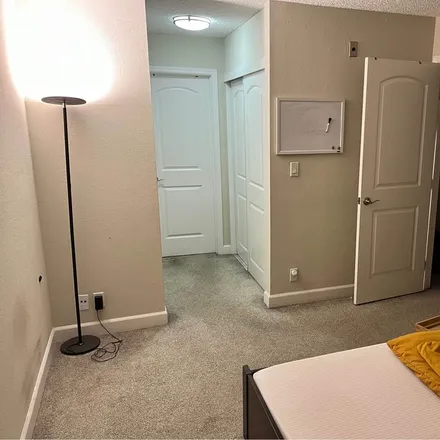 Image 1 - 545 Ashbury Street, San Francisco, CA 94117, USA - Room for rent