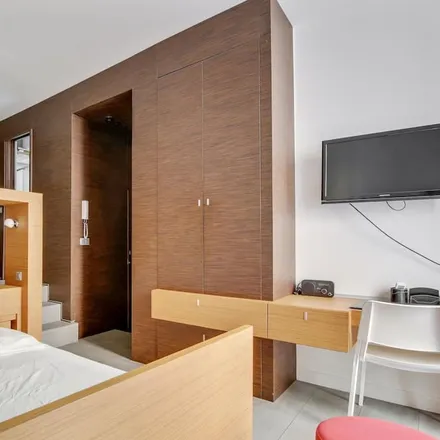 Rent this 1 bed apartment on Paris in Avenue de Paris, 77164 Ferrières-en-Brie