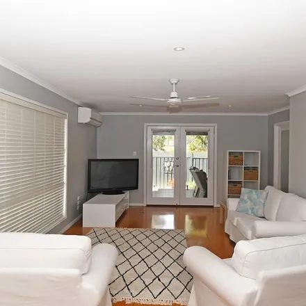 Rent this 3 bed house on Scarness QLD 4655