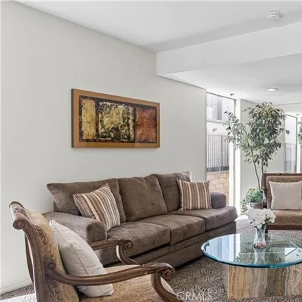 Image 5 - Hamasaku, South Bentley Avenue, Los Angeles, CA 90025, USA - Condo for rent