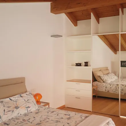 Image 2 - Via Ampola, 20141 Milan MI, Italy - Apartment for rent