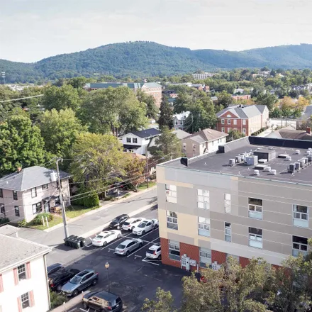 Buy this 1 bed condo on 820 East High Street in Locust Grove, Charlottesville