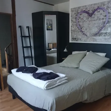 Rent this 3 bed house on 82410 Saint-Étienne-de-Tulmont