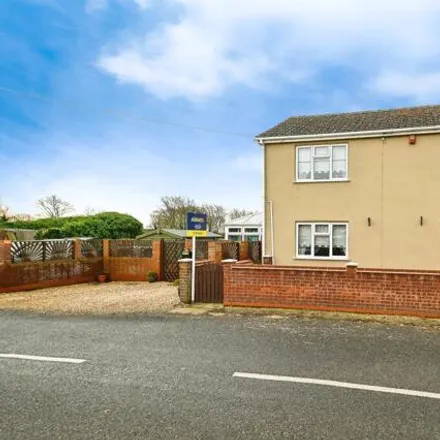 Buy this 3 bed house on Dovecote Road in King's Lynn and West Norfolk, PE14 9HB