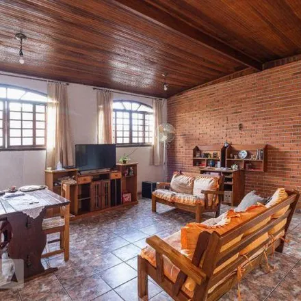 Rent this 5 bed house on Rua Pato de Minas in Jardim Imperador, São Paulo - SP