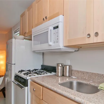 Image 2 - 620 Malden Avenue East, Seattle, WA 98112, USA - Apartment for rent