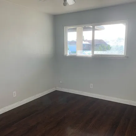 Rent this 1 bed room on 416 South Vista Street in Tulare, CA 93274