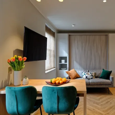 Rent this studio apartment on 1-32 Rose Square in London, SW3 6RS