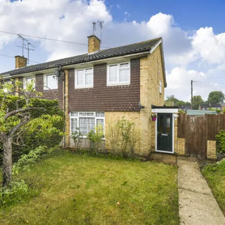 Buy this 3 bed house on 2 Tyberton Place in Reading, RG1 6ES