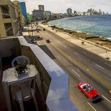 Rent this 1 bed house on Sociedad Asturiana Castropol in Malecón (Avenida de Antonio Maceo) 107, Havana