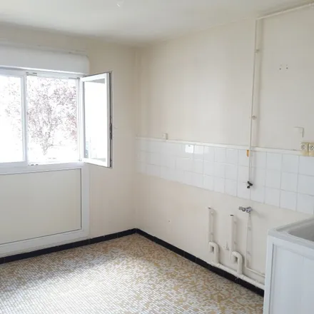 Rent this 3 bed apartment on 5 Rue Buffon in 21400 Châtillon-sur-Seine, France