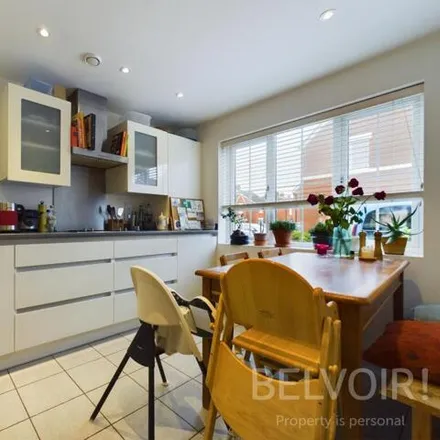 Image 4 - Cavell Drive, Shrewsbury, SY3 8GD, United Kingdom - Duplex for rent