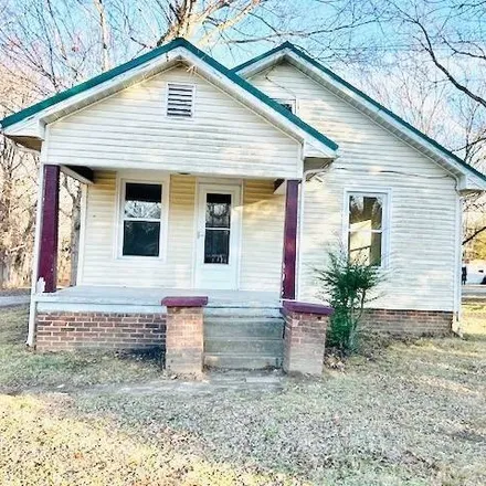 Buy this 2 bed house on Arnold Drive in Carbondale, IL 62901