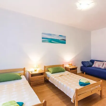 Image 6 - Pula, Grad Pula, Istria County, Croatia - Apartment for rent