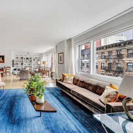 Image 3 - 525 East 82nd Street, New York, NY 10028, USA - Apartment for sale