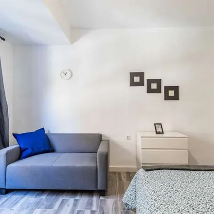 Rent this 5 bed apartment on Carrer del Poeta Andrés Cabrelles in 5, 46022 Valencia