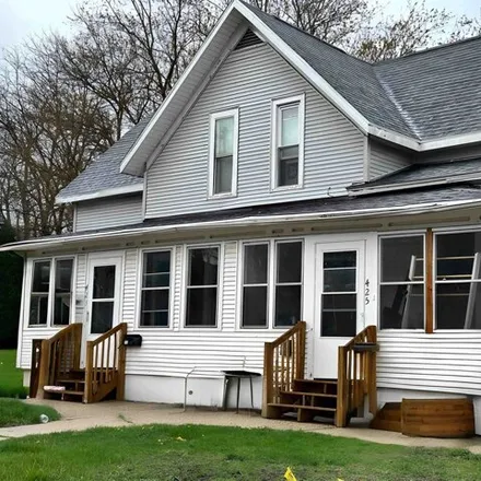 Buy this 6 bed house on Little Theatre Workshop in 906 West Racine Street, Janesville