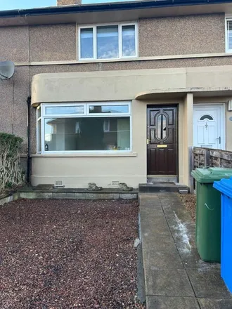 Rent this 2 bed townhouse on Pleasance Gardens in Falkirk, FK1 1BE