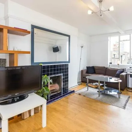Rent this 3 bed room on Charles Rowan House in Margery Street, Angel