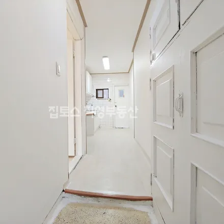 Rent this 2 bed apartment on 서울특별시 강동구 암사동 486-40