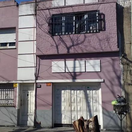 Buy this 4 bed house on Concejal Héctor Noya 1896 in 1824 Lanús Oeste, Argentina