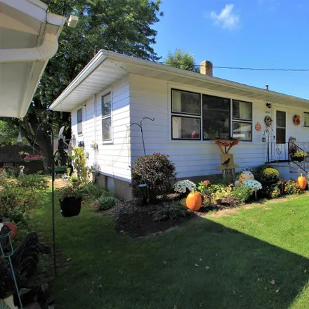 Buy this 3 bed house on 423 South Maiben Street in Readstown, Vernon County