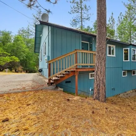Buy this 3 bed house on 12955 Jackson Mill Drive in Groveland, Tuolumne County