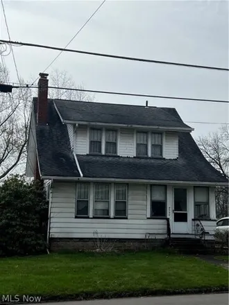 Buy this 3 bed house on 581 Cherry Street East in Canal Fulton, Stark County
