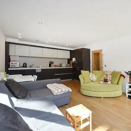 Image 2 - Pryce House, 51 Campbell Road, Bromley-by-Bow, London, E3 3GE, United Kingdom - Room for rent