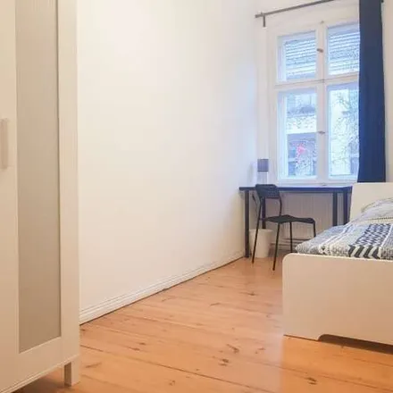 Rent this 4 bed apartment on Gierkezeile in 10585 Berlin, Germany