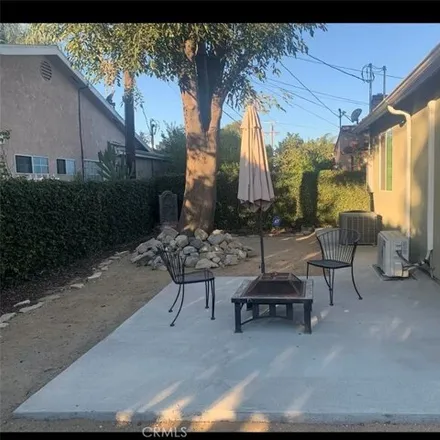 Image 2 - 7695 Claybeck Avenue, Los Angeles, CA 91505, USA - House for rent