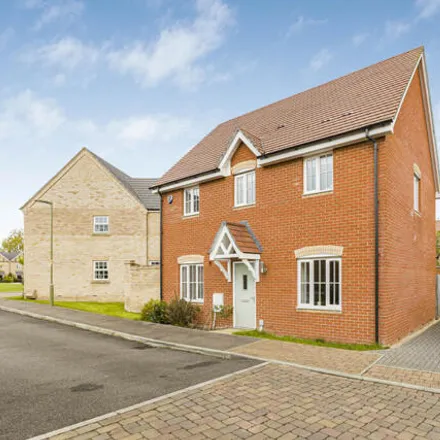 Buy this 3 bed house on Badgers Drive in Wantage, OX12 9WP