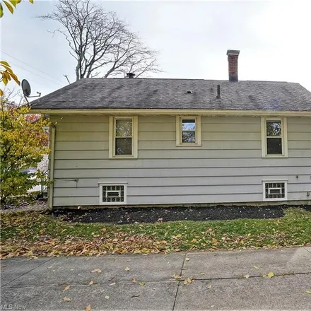 Image 4 - 1520 Meriline Street, Cuyahoga Falls, OH 44221, USA - House for sale