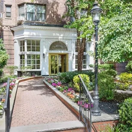 Image 1 - 6940 Yellowstone Blvd Apt 421, Forest Hills, New York, 11375 - Apartment for sale