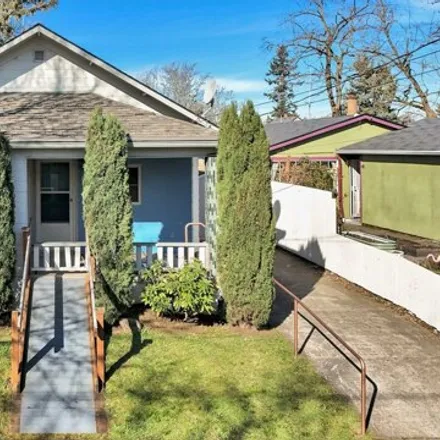 Buy this 2 bed house on 6029 Southeast 86th Avenue in Portland, OR 97266