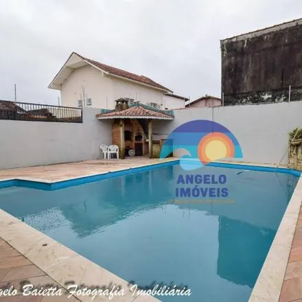 Buy this 3 bed house on Rua Doutor Roberto Silva 305 in Centro, Peruíbe - SP