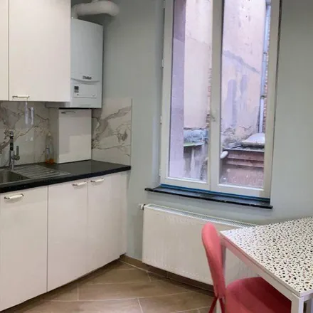 Rent this 1 bed apartment on Rue des Éburons - Eburonenstraat 49 in 1000 Brussels, Belgium