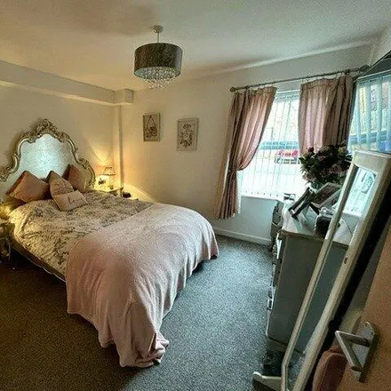 Image 4 - Lifestyle Express, Roman Road, Middlesbrough, TS5 6DY, United Kingdom - Apartment for sale