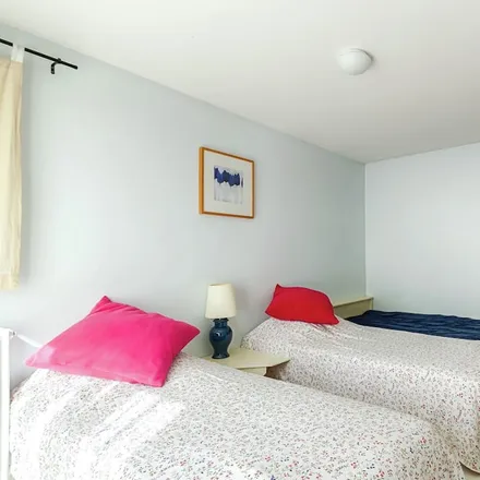 Rent this 3 bed house on Château d'Entrecasteaux in Rue de l'Église, 83570 Entrecasteaux