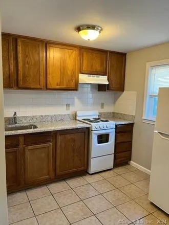 Image 3 - 153 Crystal Lake Road, Groton, CT 06340, USA - Apartment for rent