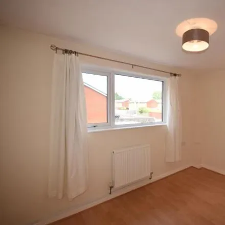 Image 5 - Gwydyr Way, Wrexham, LL13 7HG, United Kingdom - Apartment for rent