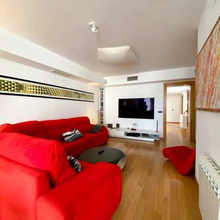 Rent this 4 bed apartment on La Strada in Carrer de Quart, 17