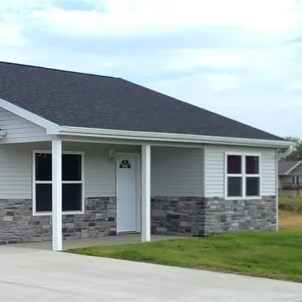 Buy this 2 bed house on County Road 425 in Hannibal, MO 63401