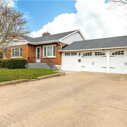 Buy this 4 bed house on 12 Youngblut Avenue in St. Catharines, ON L2N 1V9