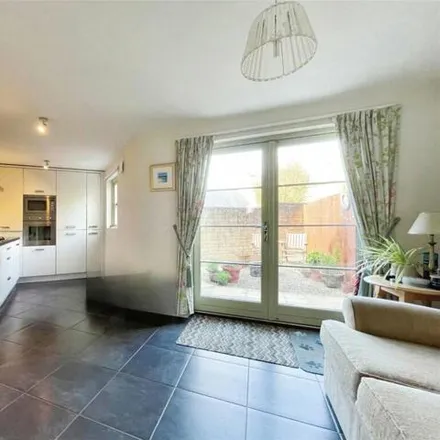 Image 5 - Ormand Close, Cirencester, GL7 1GB, United Kingdom - House for rent