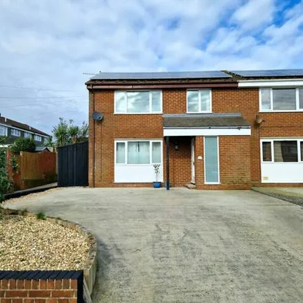 Buy this 3 bed house on Montrose Road in Yeovil, BA21 5PJ