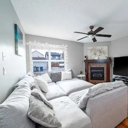 Image 7 - Autumn Crescent SE, Calgary, AB T2Z 4N6, Canada - House for sale